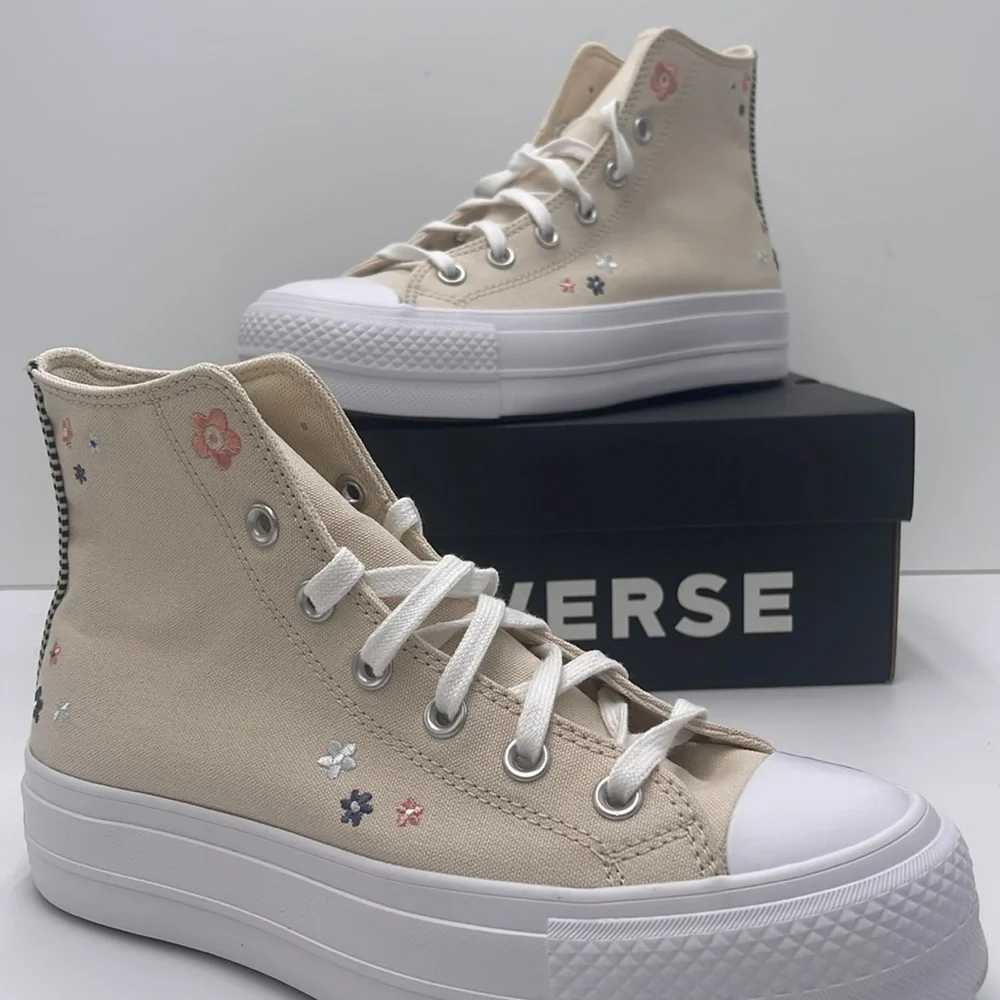 Converse Women's Cream High-Top Platform Sneakers A14265C CTAS LIFT HI LIGHT DUN